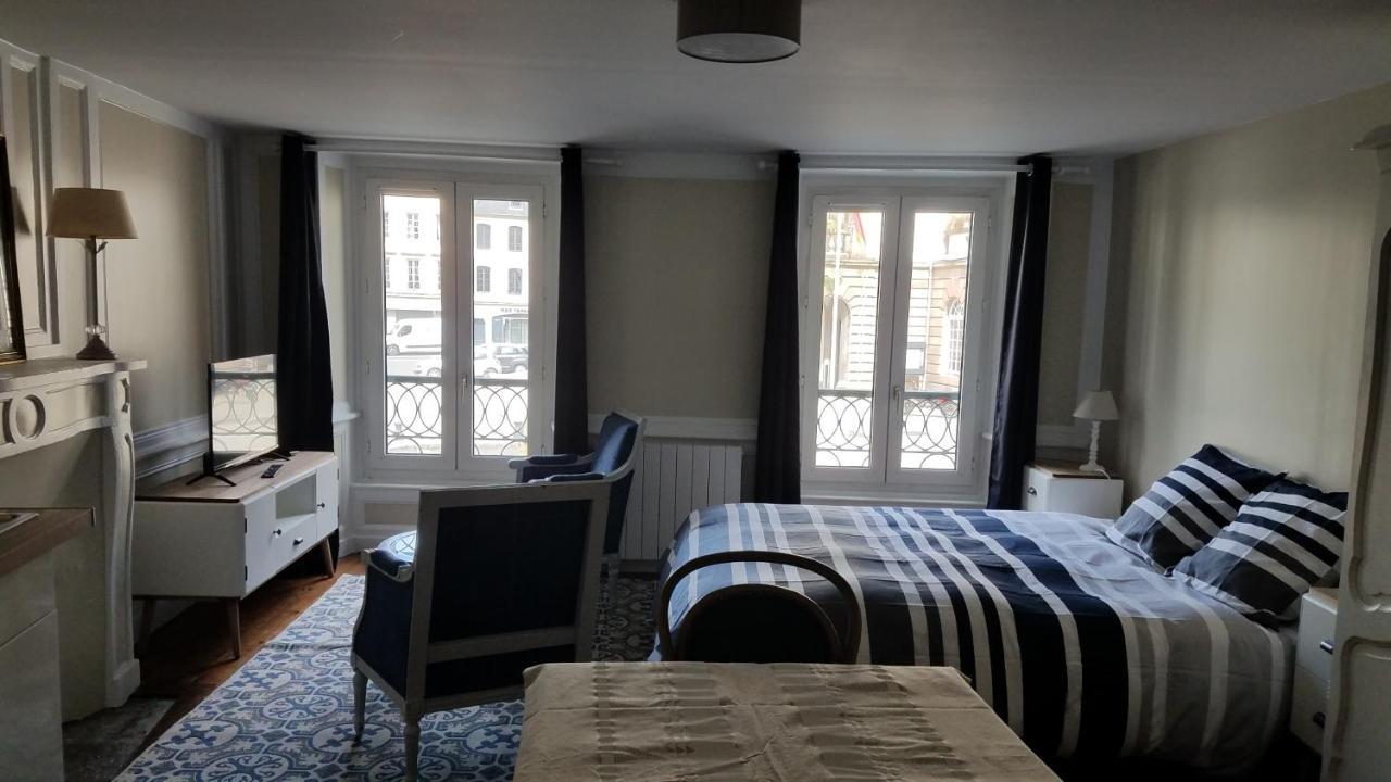Appart'Hotel De La Mairie Morlaix Bagian luar foto
